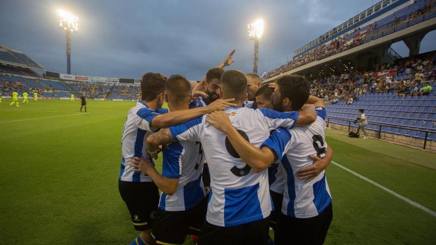 Los jugadores del Hércules celebran un gol en un partido de esta temporada disputado en el Rico Pérez