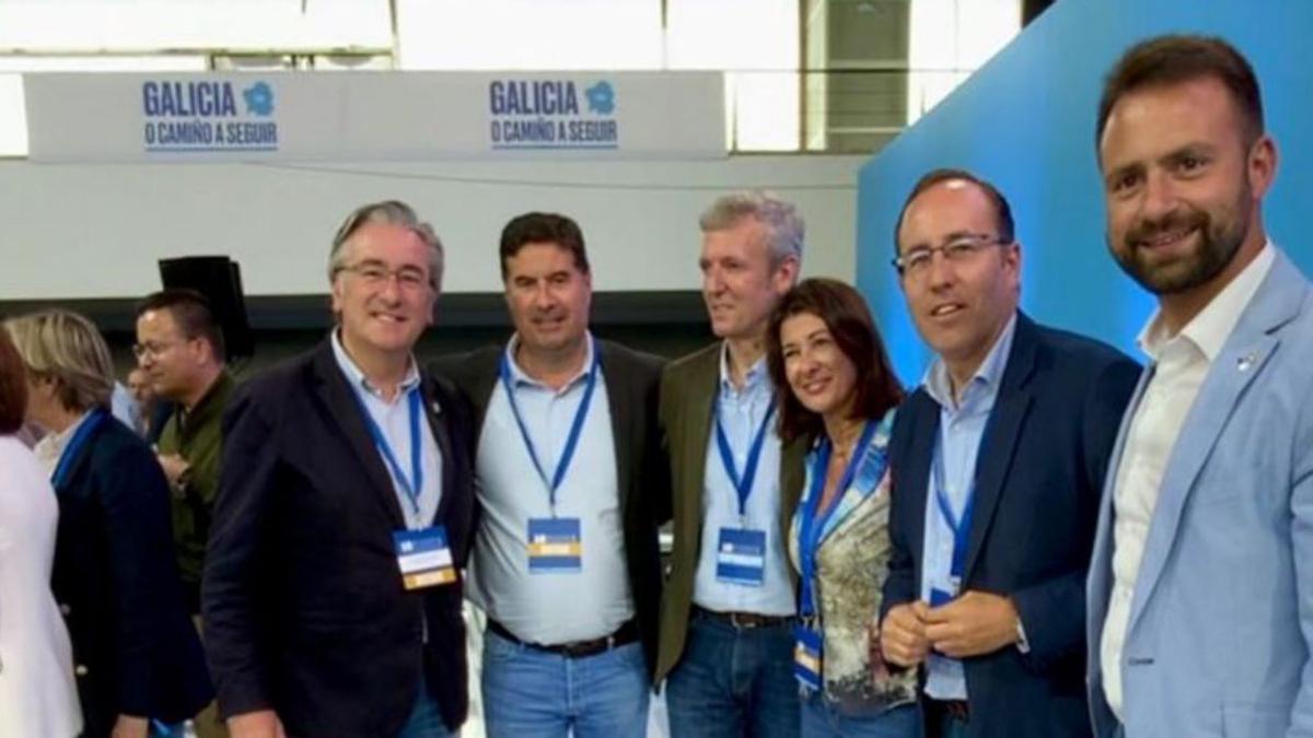 Por la izquierda, Pablo González, Silverio Argüelles, Alfonso Rueda, Laura Garrido (del PP vasco), Mario Arias y Álvaro Queipo.