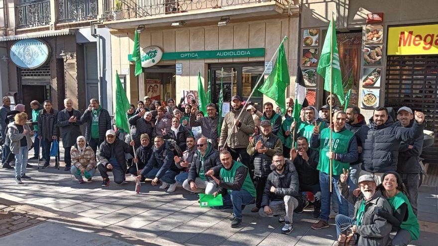 Aturat dos mesos el desnonament d&#039;una família al Passeig