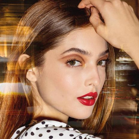 Labios rojos + mirada de alto impacto: la combo ganadora para todos tus looks de temporada