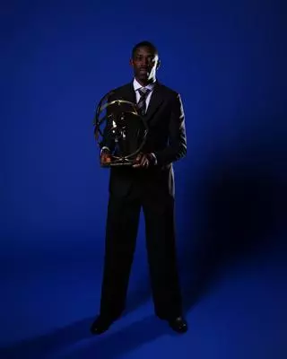 Dembélé sigue hinchándose a premios