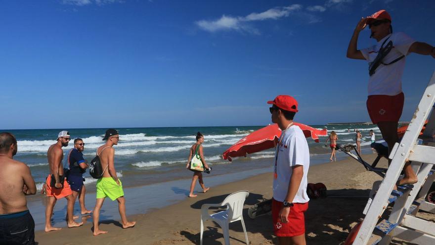 Gandia desbloquea el concurso del servicio de socorrismo en la playa