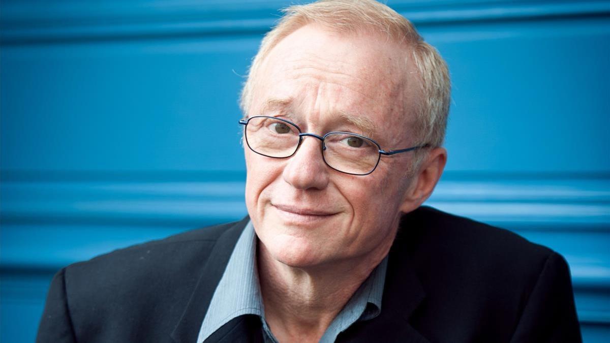(FILES) In this file photo taken on November 4  2011 Israeli novelist David Grossman poses after being awarded the Foreign Medicis prize in Paris  - Grossman said on January 28  2021 that he believes his country s government has done  the right thing  by normalising relations with various Arab neighbours  although  it is not enough  and the  most essential --peace with Palestinians--still remains to come  (Photo by Martin BUREAU   AFP)