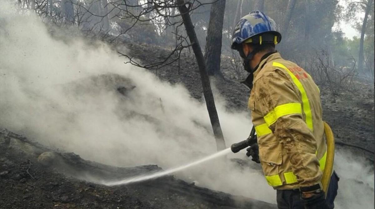 zentauroepp39130418 incendio sant andreu barca170701190205