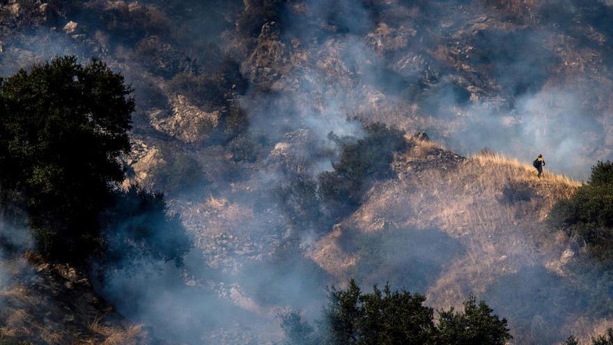 Un dels incendis forestals a San Dimas, California