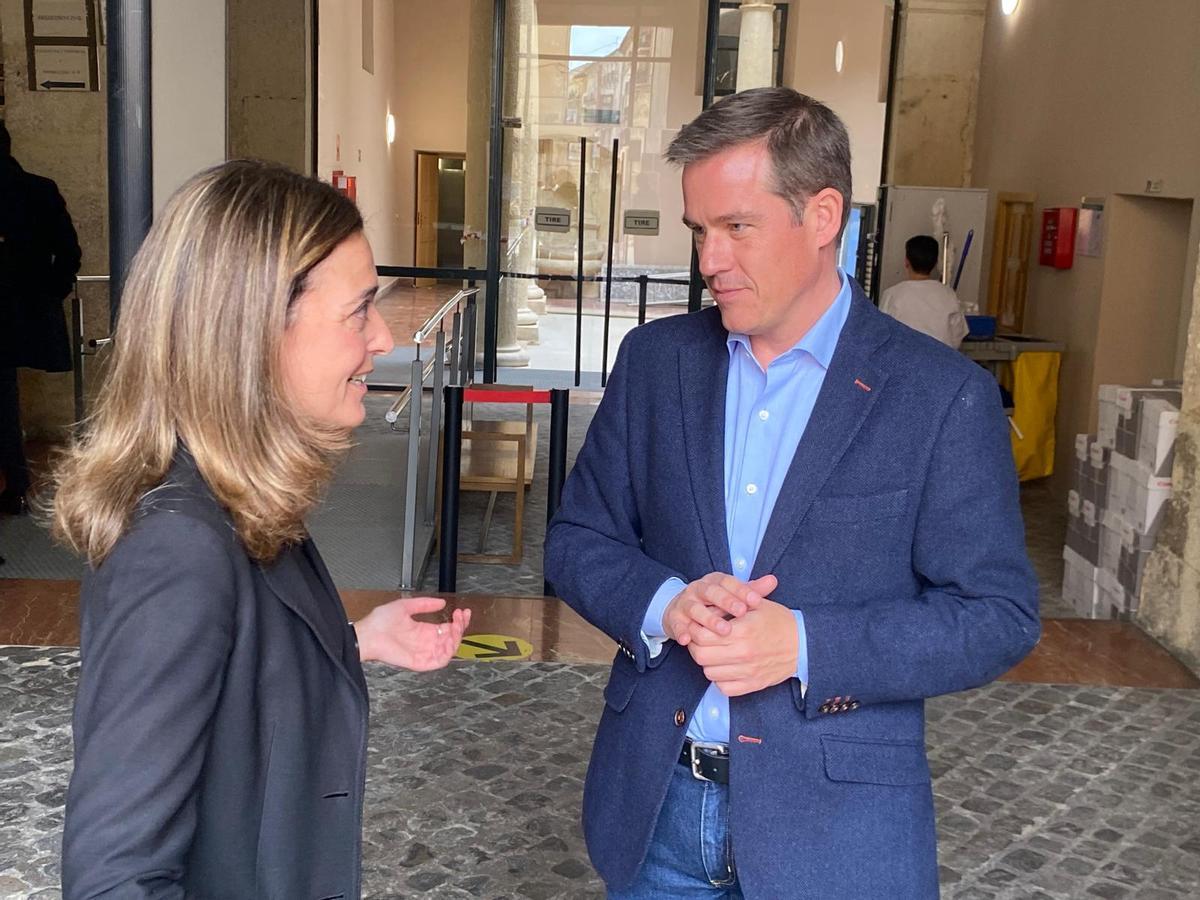 La consellera de Justicia y el alcalde de Xàtiva.