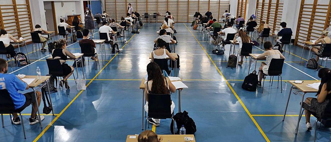 Aumentan un 6 % los estudiantes que se quedan sin plaza en primera opción