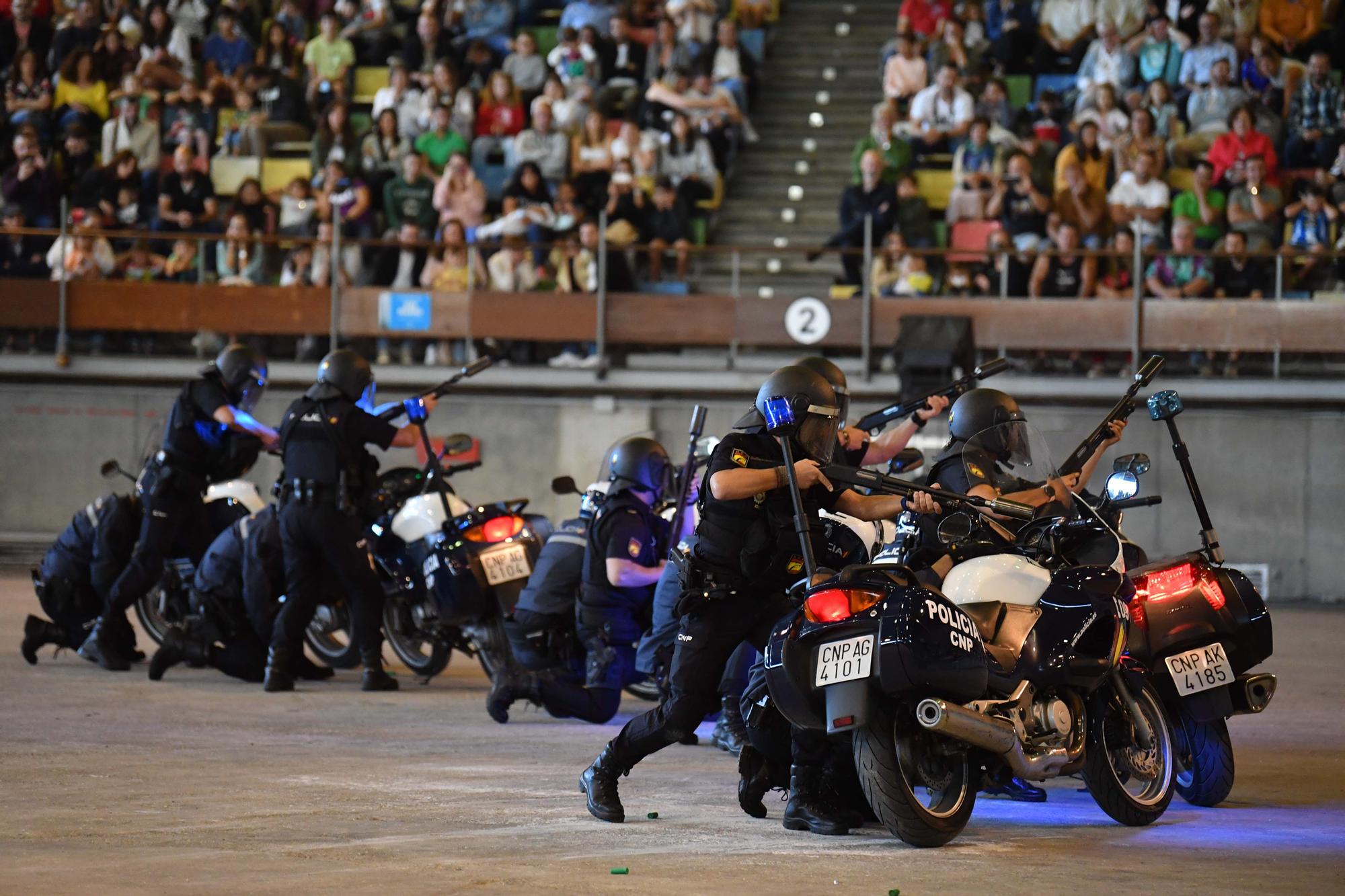 Exhibición de la Policía Nacional en el Coliseum de A Coruña