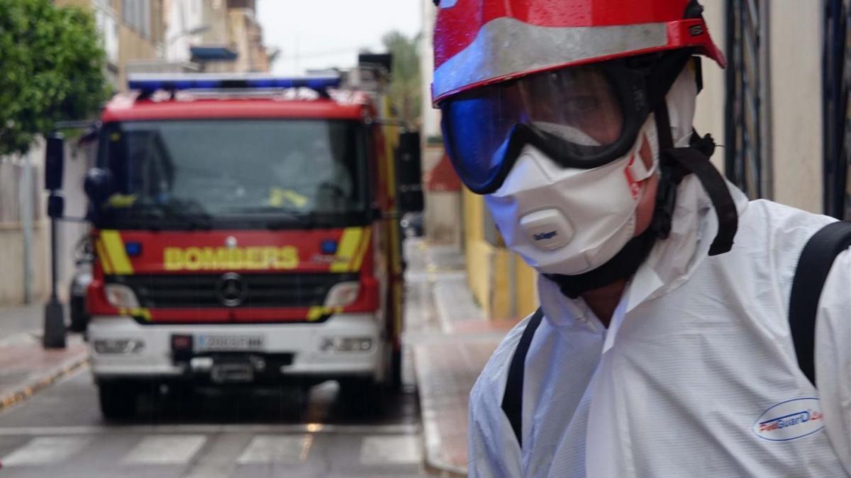 Los bomberos de Castellón, en primera línea contra el coronavirus