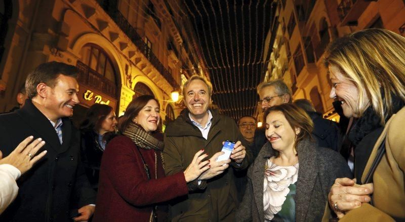 El alcalde de Zaragoza, Jorge Azcón, realiza el encendido de la iluminación navideña