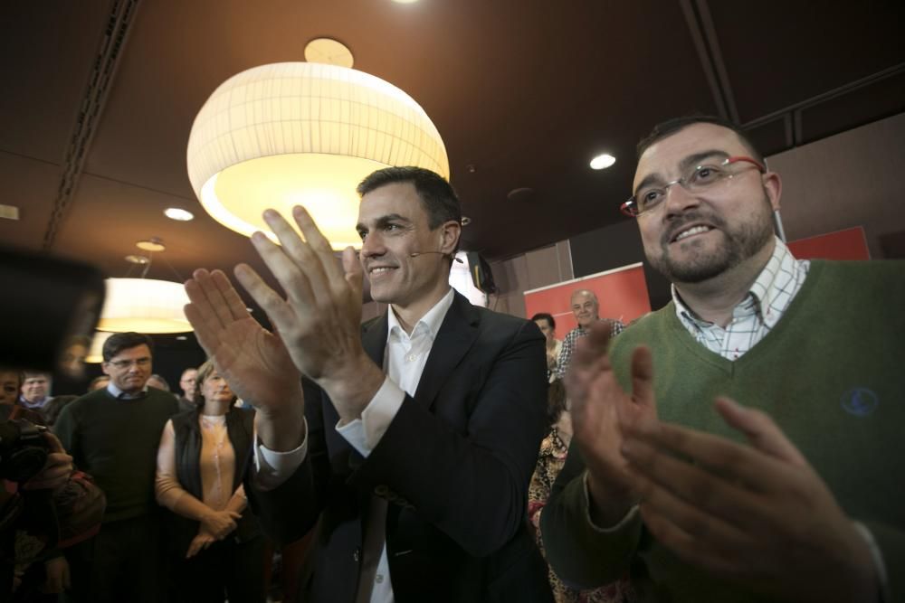 Asamblea con Pedro Sánchez en Oviedo