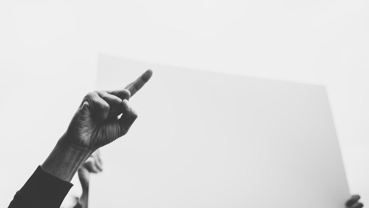 La autocracia devora por dentro a la democracia