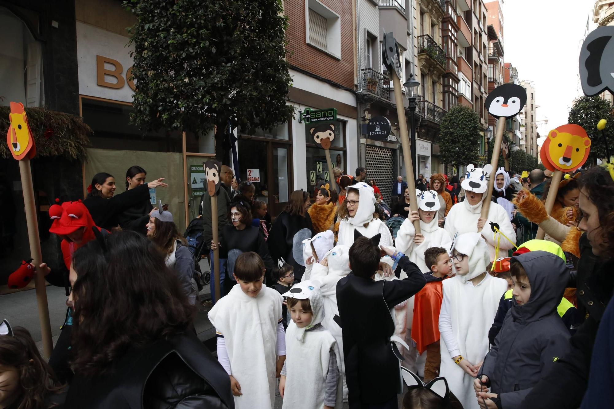 Así han disfrutado pequeños y mayores en el desfile infantil del Antroxu de Gijón (en imágenes)