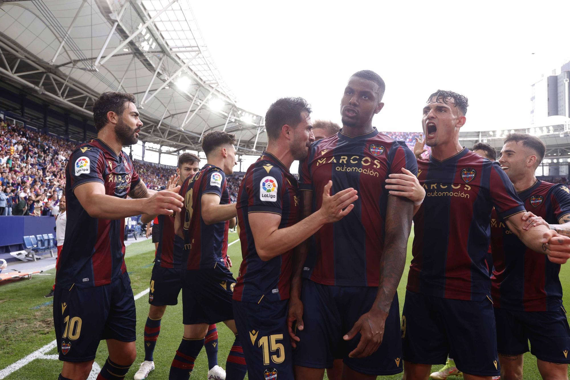 Las mejores imágenes del Levante UD - Deportivo Alavés