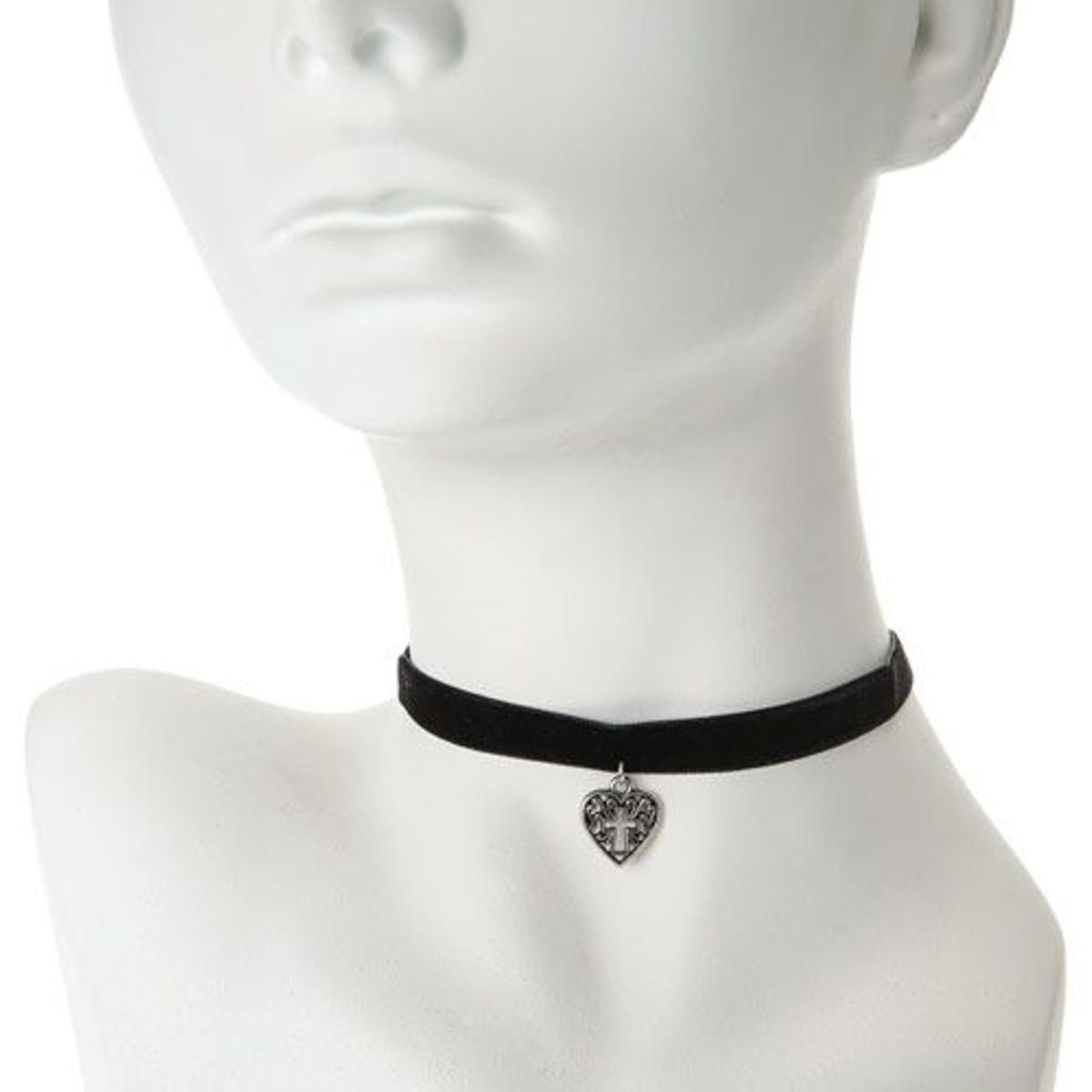 Collar con corazón Claires, 4,19€