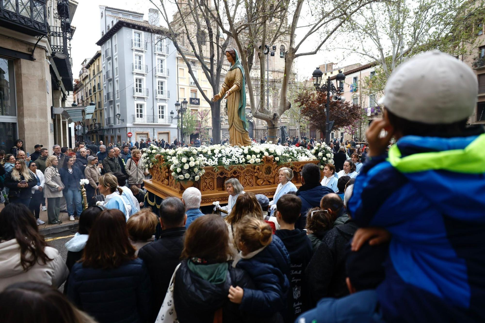En imágenes | La procesión del Encuentro Glorioso sale a las calles de Zaragoza
