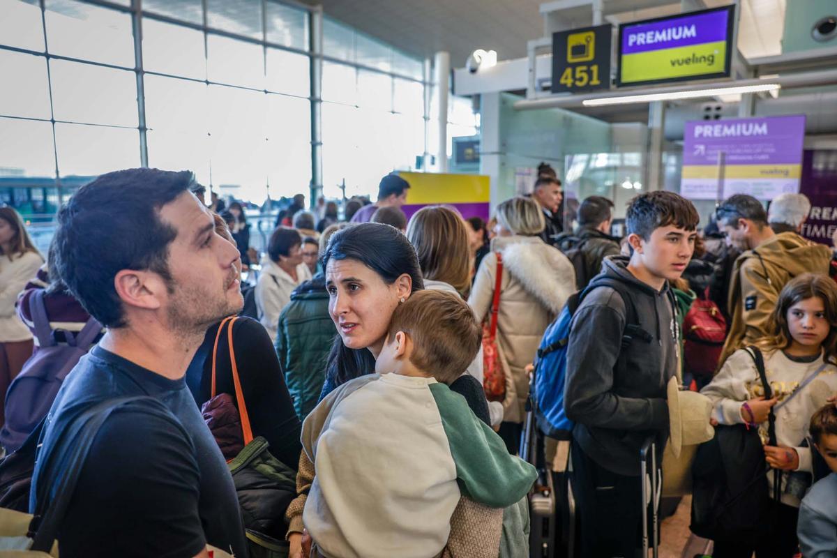 Kaos el tercer día de huelga del handling de Iberia