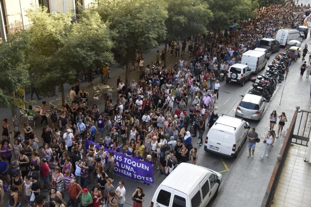 Manifestació a Manresa en contra de la violació d'