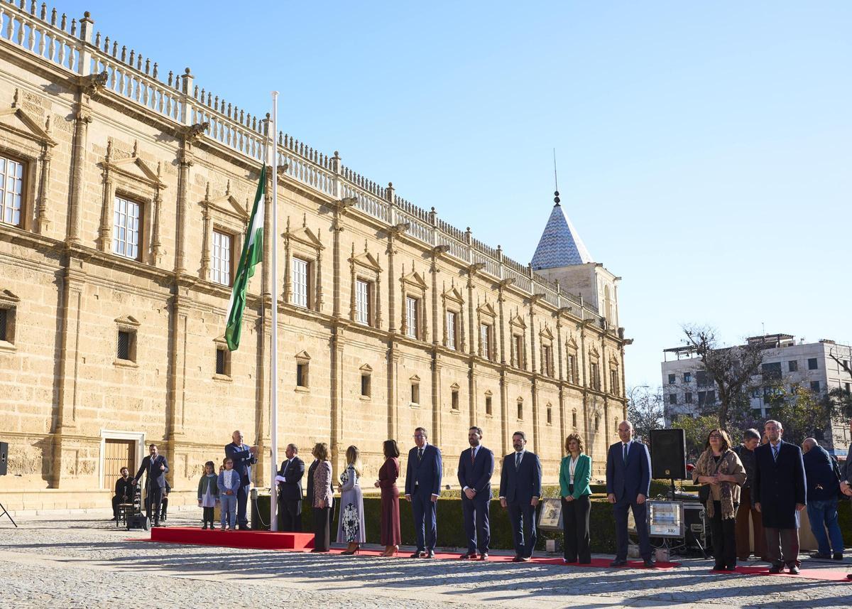 Izada de la bandera de Andalucía en el Parlamento andaluz
