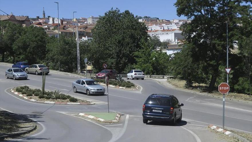 El Ayuntamiento de Cáceres afronta la renovación de Virgen de Guadalupe propuesta en 2014
