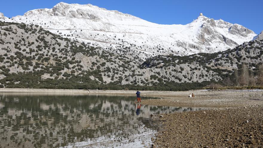 Schnee in der Tramuntana - Wanderung am Stausee Cúber auf Mallorca