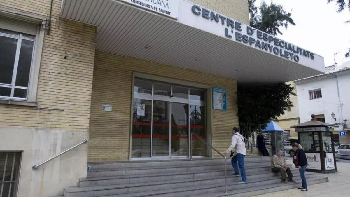 Entrada del Centro de Especialidades del Espanyoleto de Xàtiva, en una imagen de archivo.
