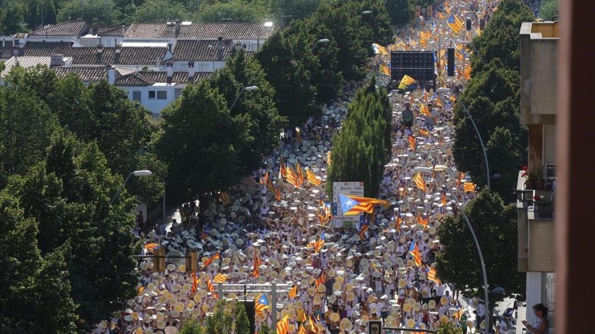 Vista de la concentración independentista en Salt durante la Diada del 2016.