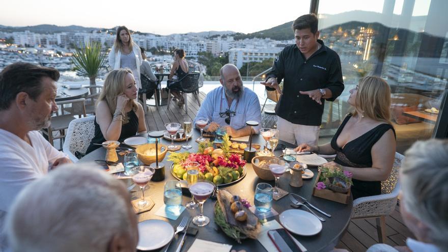 Maymanta celebra su cuarto aniversario con un menú degustación para rendir homenaje a la Fiesta del Mar