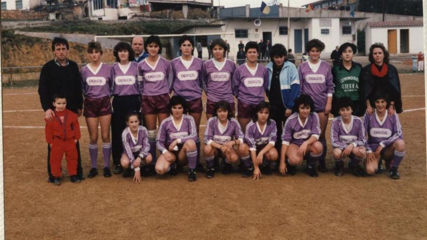 Jugadoras en un partido disputado en San Claudio en 1987.