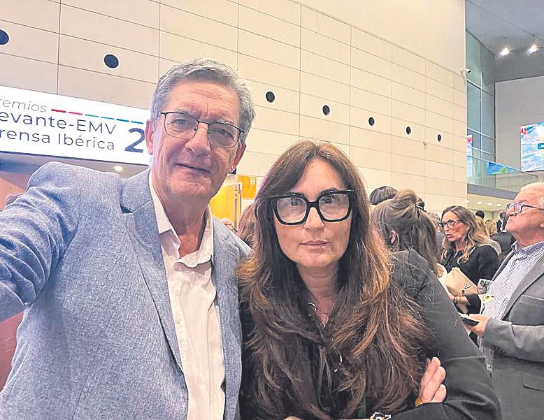 Vicent Palací, director de Relaciones Externas de la Autoridad Portuaria de València; y Minerva Mínguez, jefa de sección de Comunitat Valenciana de Levante-EMV.