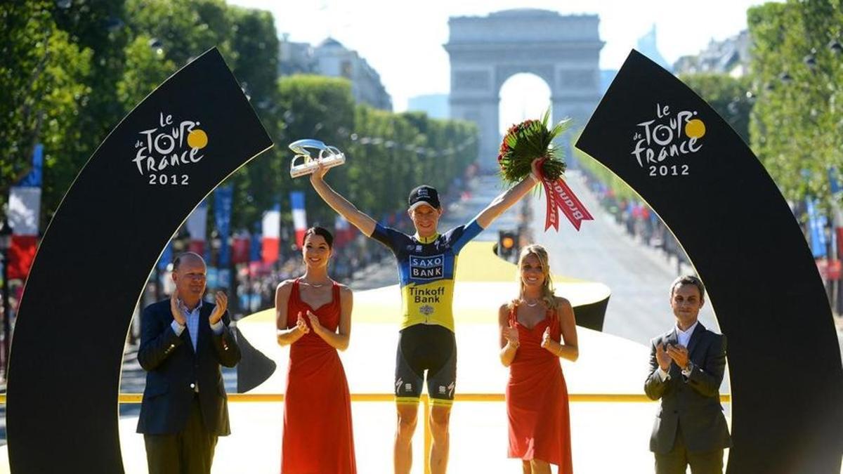 Chris Anker Sorensen, en el podio de los Campos Elíseos como supercombativo del Tour-2012.