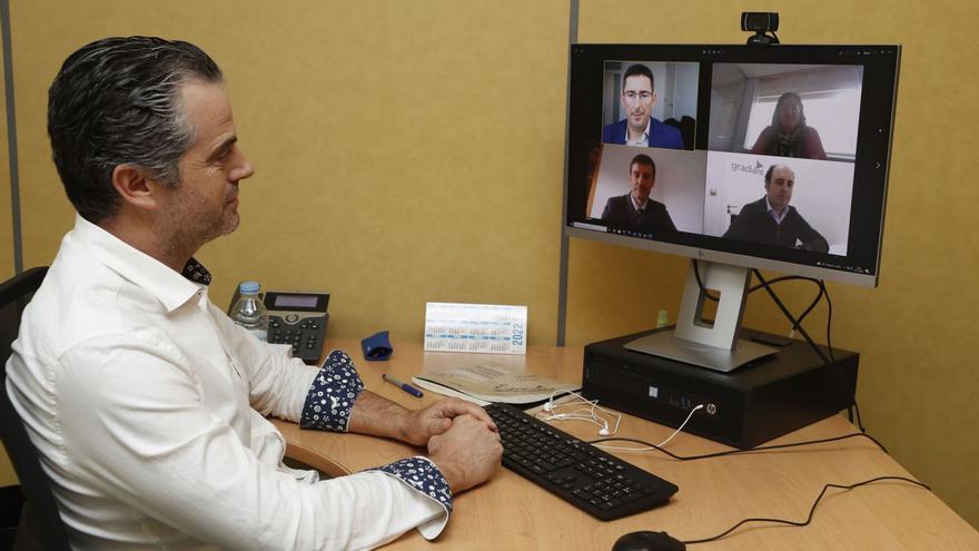 Bruno Rodríguez, director de Tecnologías del diario decano, en un momento del encuentro 'online'.