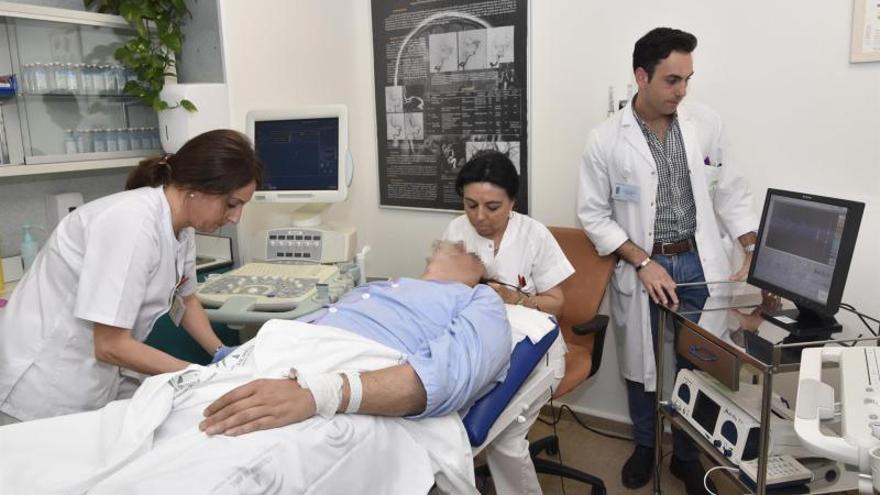 El hospital Reina Sofía incorpora una nueva técnica para detectar ictus de causa desconocida