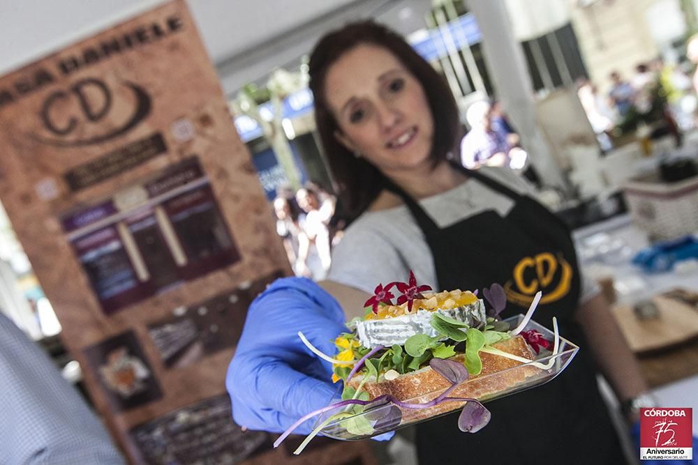 FOTOGALERÍA /Califato Gourmet toma la calle con el concurso de la tapa.