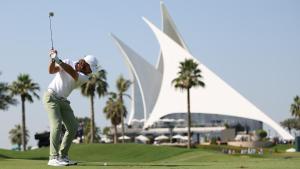 Fleetwood firmó una vuelta de 63 golpes (-9) y superó a McIlroy en el liderato