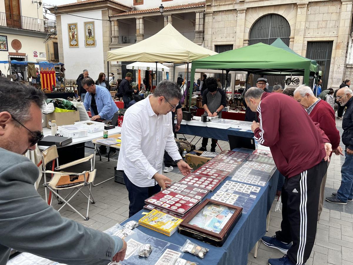 Galería de fotos de la feria de antigüedades de Nules