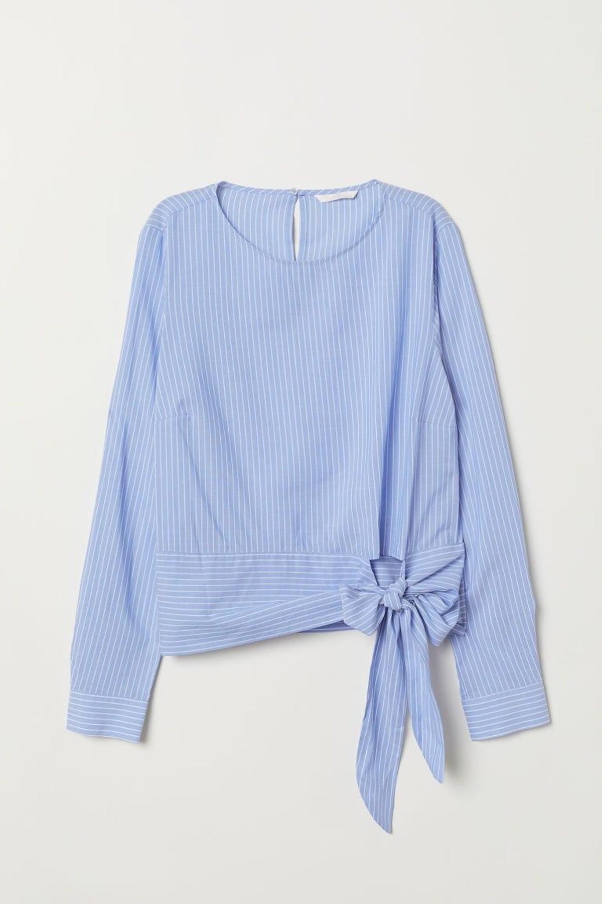 Blusa azul de rayas. (Precio: 16,99 euros)