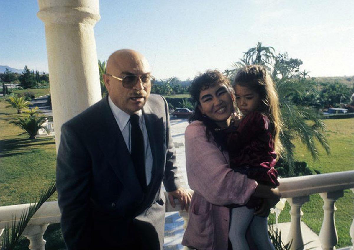 Raymond Nakachian, amb la seva dona, Kimera, i la seva filla Melodie, en una imatge del 1987.