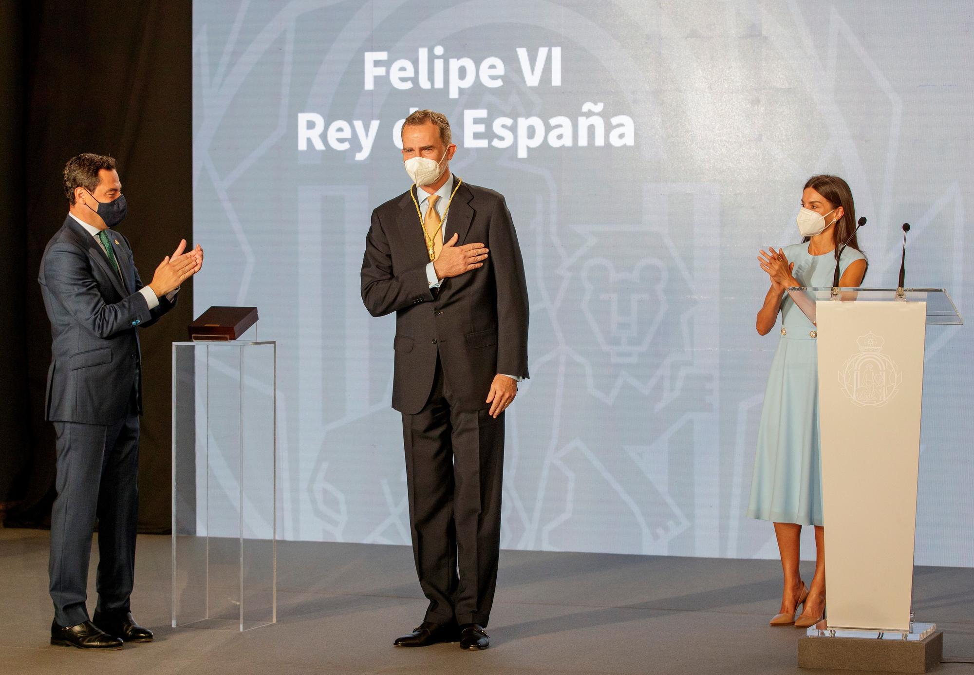 El Rey Felipe VI recibe en Sevilla la Medalla de Honor de Andalucía