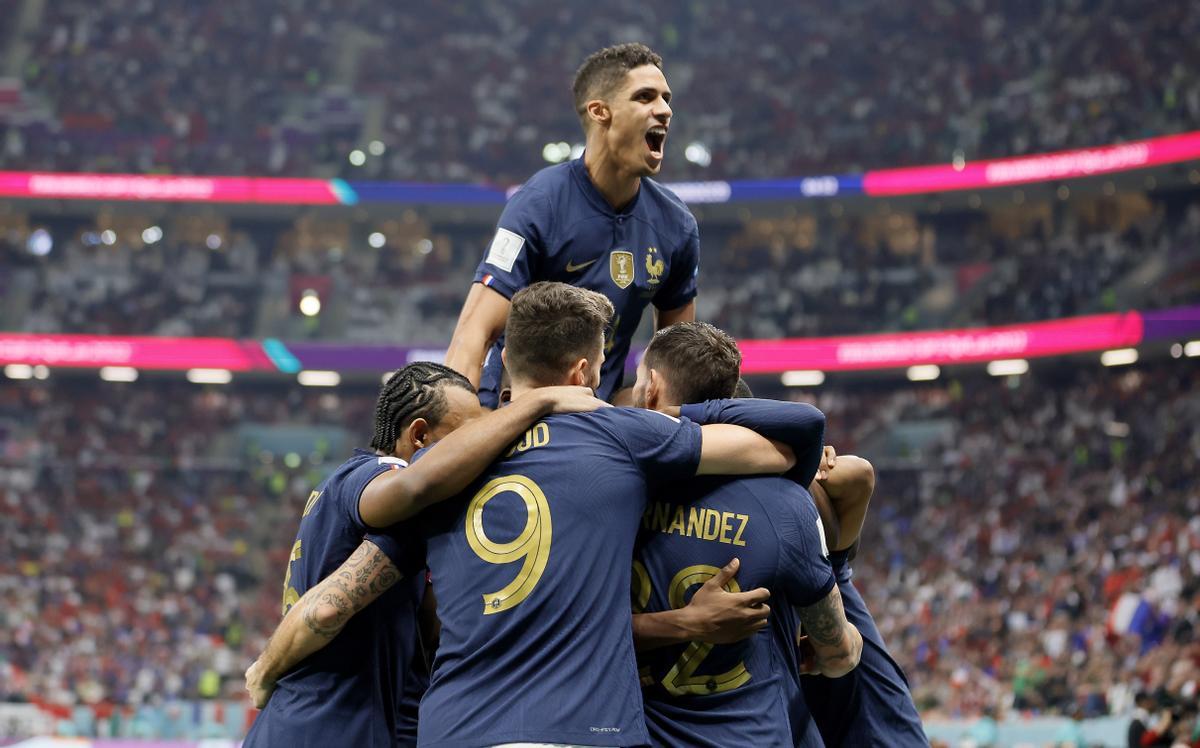 Los jugadores de Francia celebran uno de los goles ante Marruecos en las semifinales del Mundial.