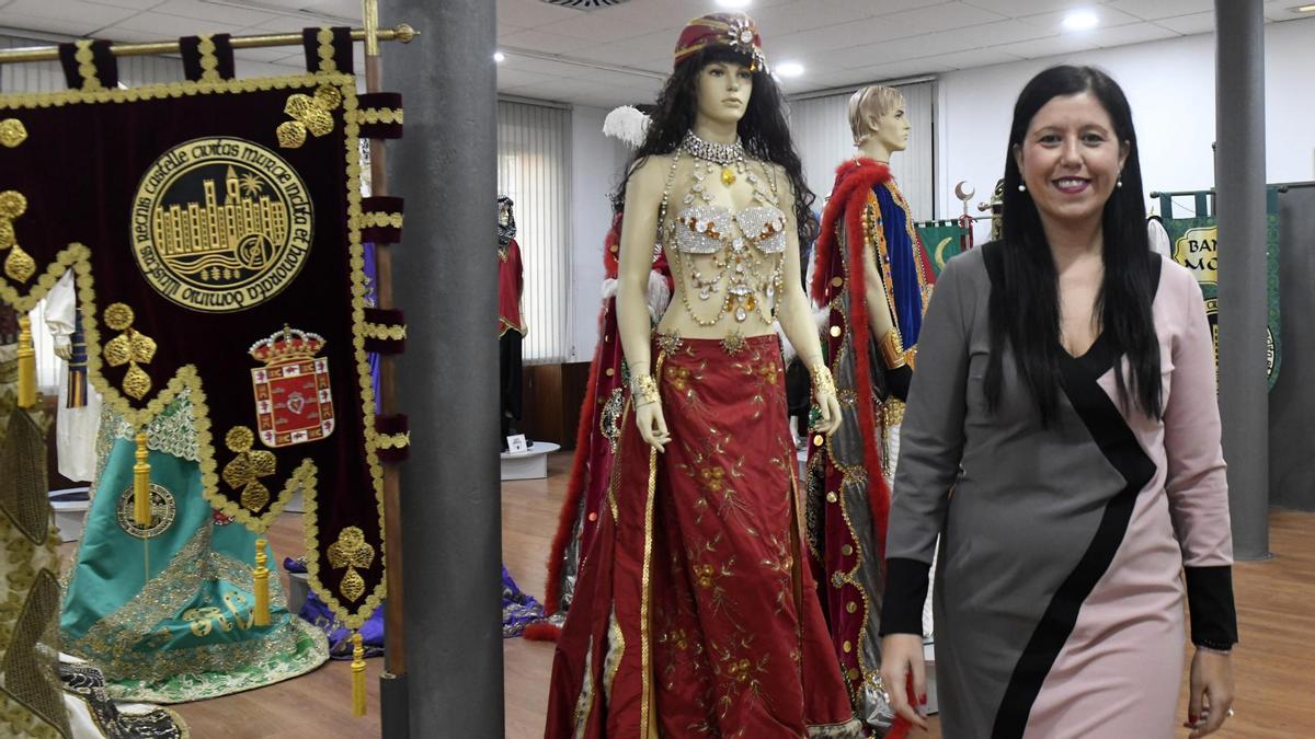 Aránzazu Arce, nueva presidenta de Moros y Cristianos, en la sede de la Federación