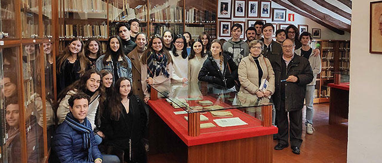 Visita del colegio Inmaculada-Jesuitas de Alicante a la Casa-Museo de Azorín