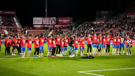 Los jugadores del Girona celebrando en Montilivi la clasificación a Europa