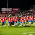 Los jugadores del Girona celebrando en Montilivi la clasificación a Europa