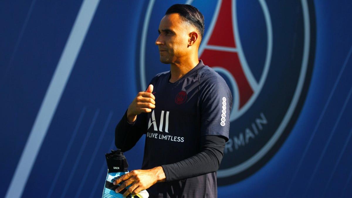 Keylor Navas ya entrena como jugador del PSG