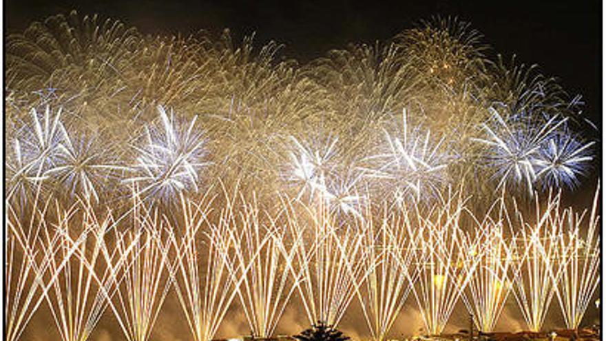 Fuegos artificiales en el Festival Atlántico de Madeira (Portugal)