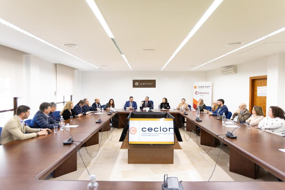 Encuentro de Francisco Lucas con representantes empresariales de Lorca.