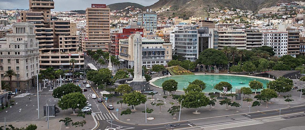 Panorámica de la Plaza de España de Santa Cruz de Tenerife.