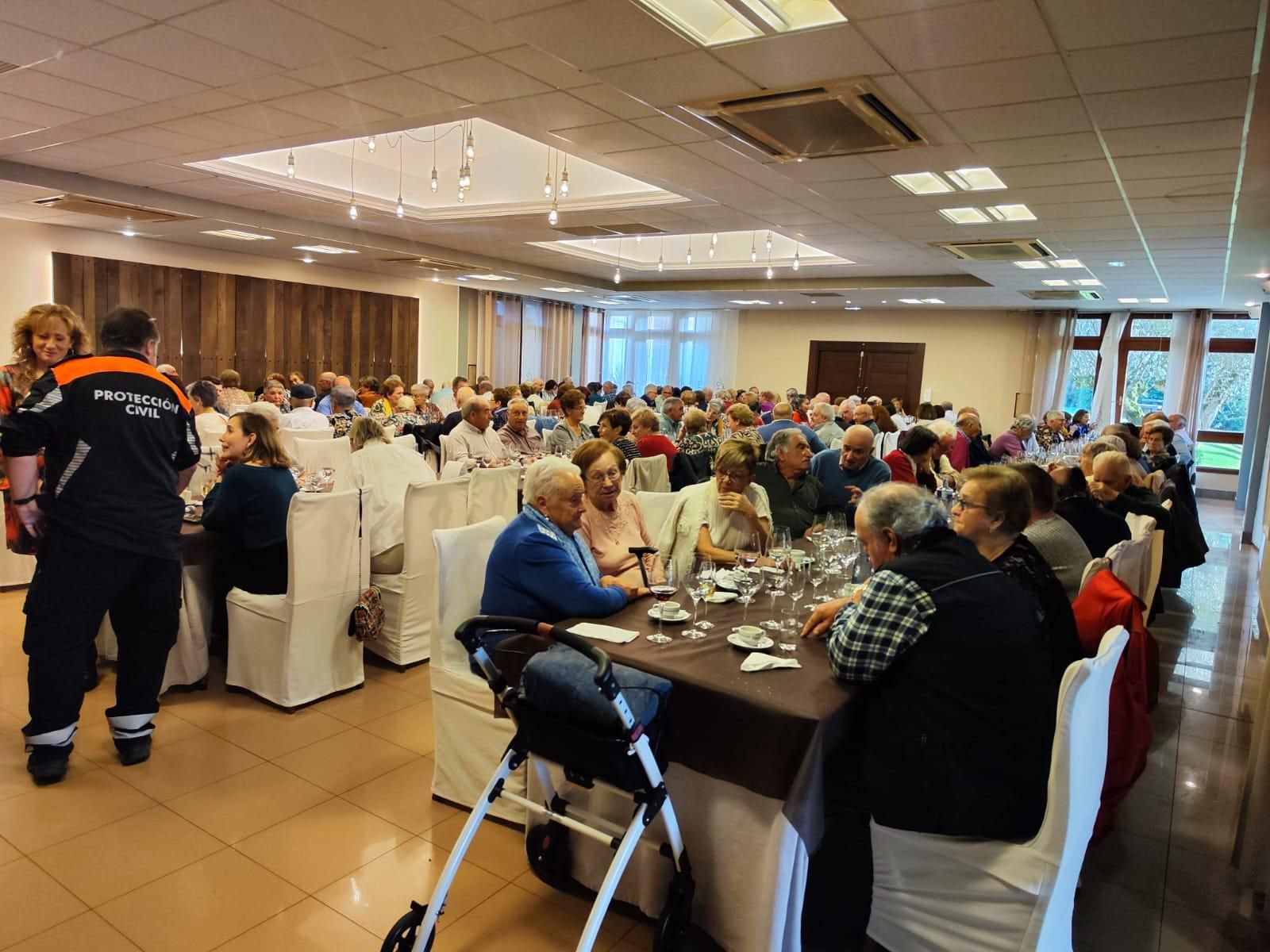 Villaviciosa ya tiene "Abuelos del año": así fue la jornada de la tercera edad