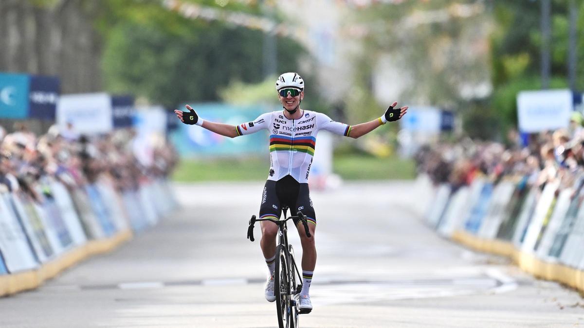 Tadej Pogacar gana el Campeonato de Europa después de conquistar el Mundial.